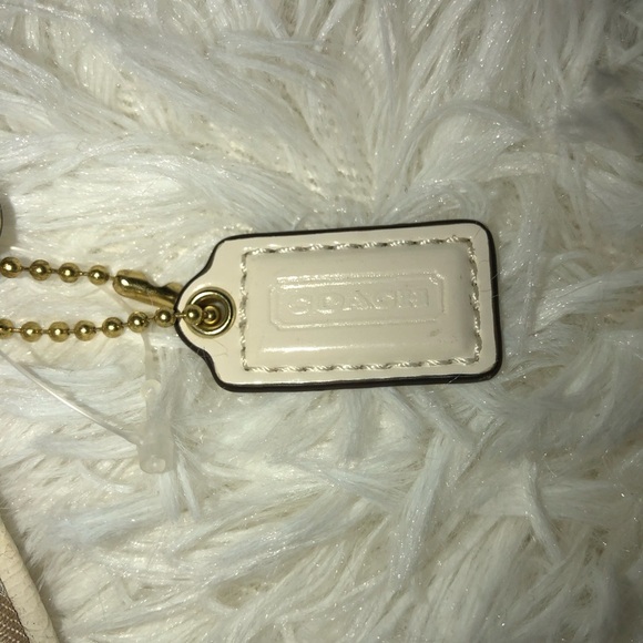 Coach Poppy Wristlet - Picture 10 of 14